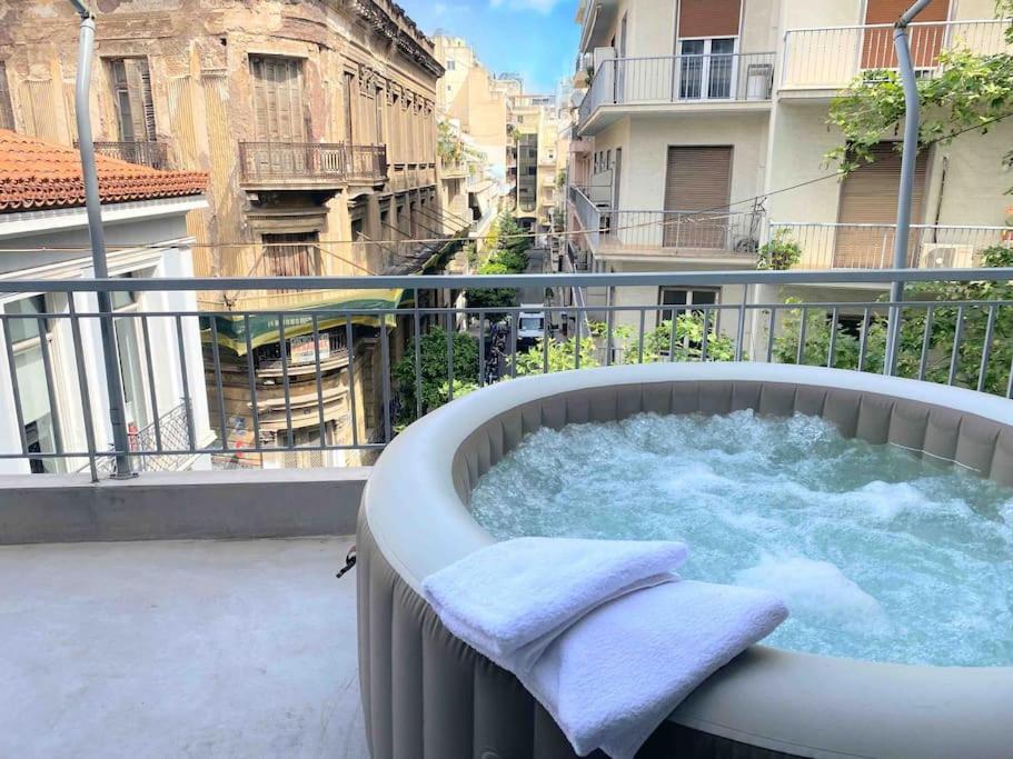 Openair Hot Tub/Big Balcony/Great Boutique Apt Atenas Exterior foto