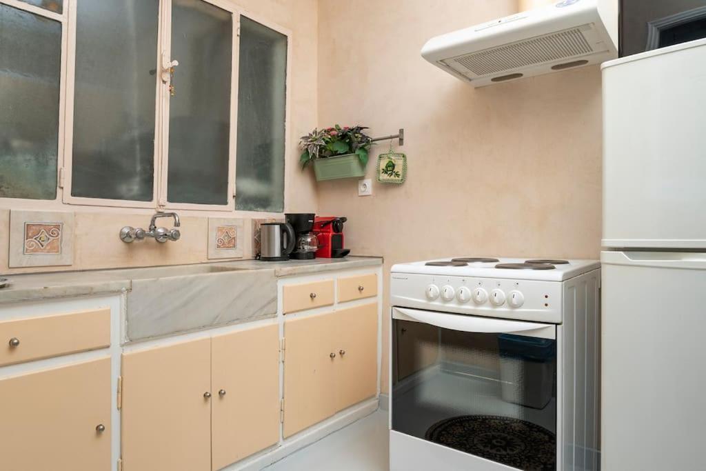 Openair Hot Tub/Big Balcony/Great Boutique Apt Atenas Exterior foto